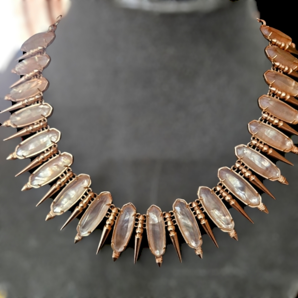 Kendra Scott Gwendolyn necklace